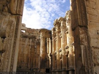 Древний комплекс Баальбек в Ливане выстр