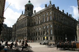 Королевский дворец Амстердама вид с улиц