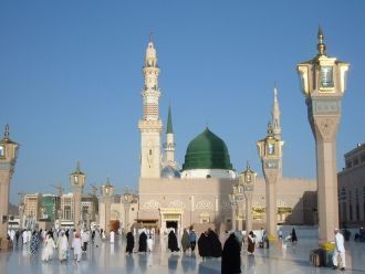 Посещение мечети Посланника Аллаха являе