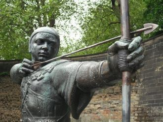Памятник Робин Гуду у стен Ноттингемског