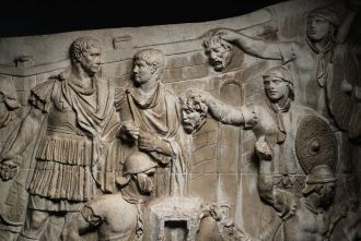 Деталь рельефа колонны Траяна