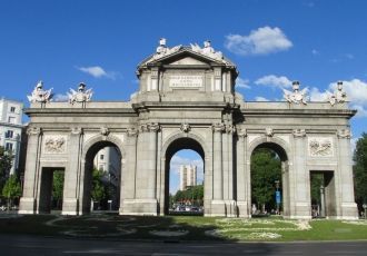 Ворота Пуэрта-де-Алькала
