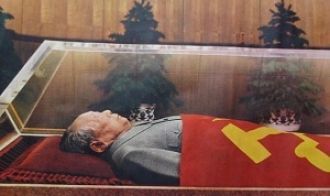 Гроб с телом Мао Цзэдуна