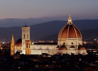 Вид на Собор с холма Микеланджело.