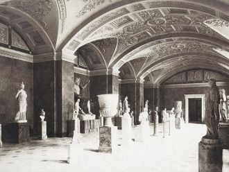 Зал античного искусства в здании Нового 