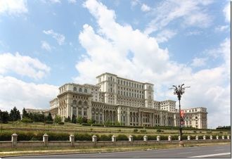 Размеры дворца Чаушеску составляют 270 н