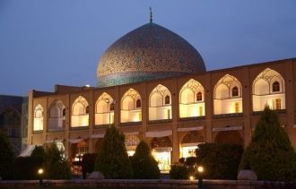 Мечеть шейха Лютфуллы. Ночной вид.