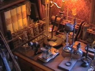 Рабочий стол Холмса
