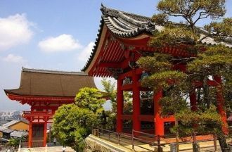 Храм Киёмидзу-дэра был основан в 798 год