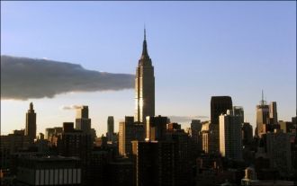 Панорама Манхэттена с доминирующим на го