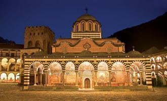 Рильский монастырь, ночной вид