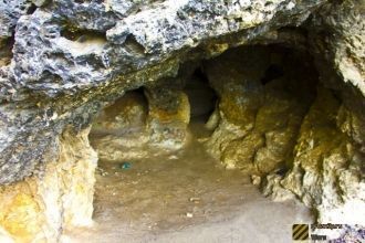 Сама пещера состоит из нескольких залов,