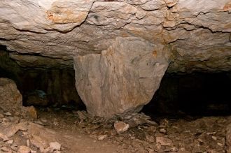 Эти пещеры — самая древняя и большая кам