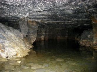 Пещеры Бяки, они же Гурьевские каменолом