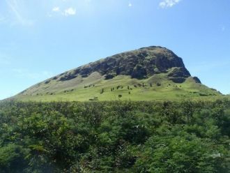 Рано-Рараку — древний вулкан, на склонах