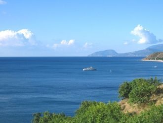 Крупнейшим полуостровом Черного моря явл