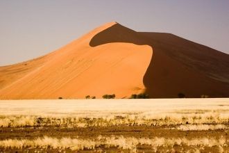 Цвет песка в пустыне Намиб не одинаковый