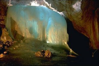Пещерный лед может быть образован различ