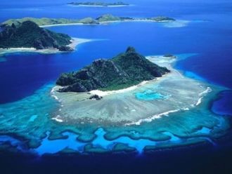 Площадь острова Новая Каледония превышае