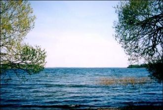 Площадь озера составляет 44.79 км2, (око