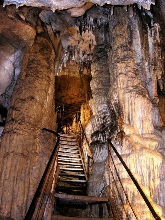 Вся Большая Азишская пещера — это нескол