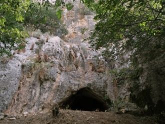 Древнейшие материалы Азыхской пещеры схо