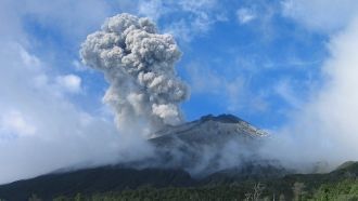 Вулкан относится к горной системе Анды, 