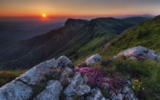 Балканские горы формируют водораздел, с 