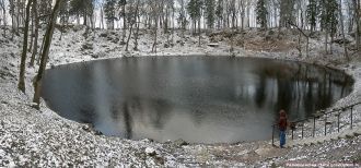 Озеро Каали зимой.