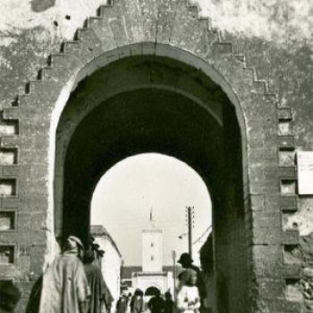 Вход в храм Касбы и мечети Аль-Атик на з