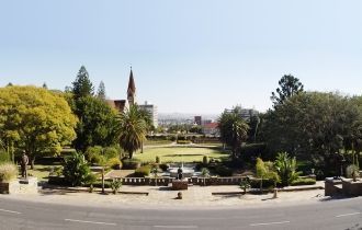 Парковая зона в центре города Виндхук.