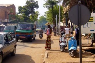 Жители Бамако.