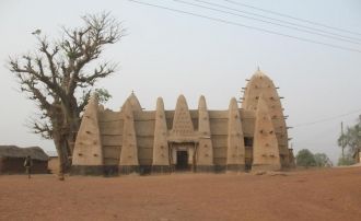 Знаменитая мечеть, Ларабанга
