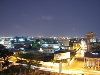 Либревиль ночью.