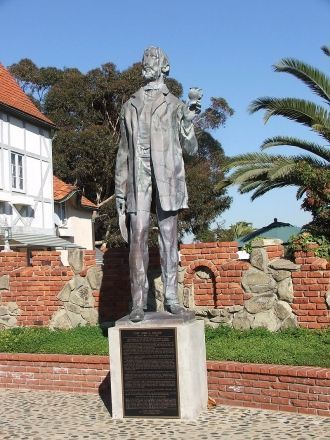 Статуя Джону Фрейзеру — первому человеку