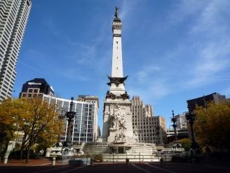 Монумент морякам и солдатам