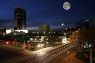 Город Амарилло ночью.