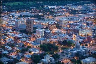 Ночной город Бойсе, Айдахо, США.