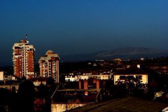 Город Куманово ночью.