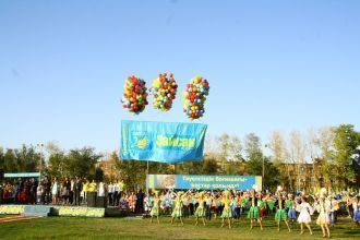 Городские жители и гости города Зайсан.