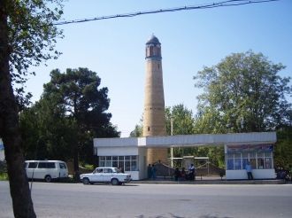 Городская башня Канибадама.