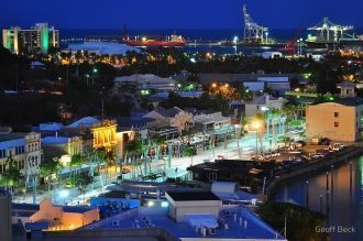 Ночная жизнь в городе Таунсвилл.