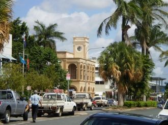 На одной из улиц города Маккай.