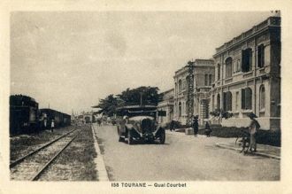 История на фото. BACH DANG STREET, DANAN