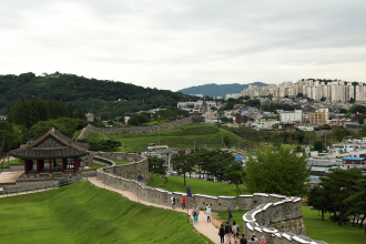 Сувон, Южная Корея. Вид на город.
