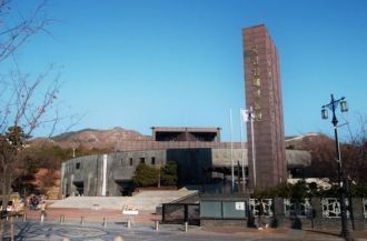 Улица возле Национального музея Кимхэ.