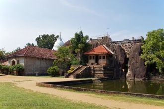 Дворец Исурумуния.