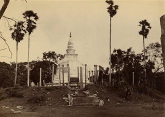 Старое фото ступы Тупарама в Анурадхапур
