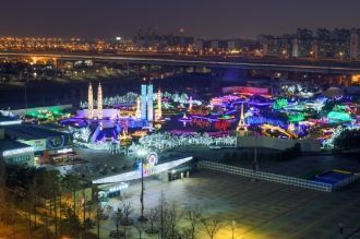 Город Пучхон ночью.