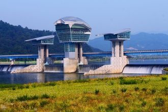 Достопримечательность Куми.